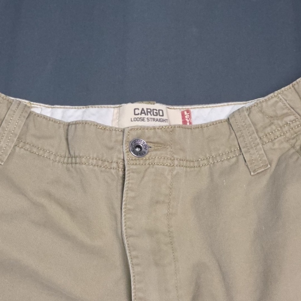 Vintage Y2K Levi's Khaki Cargo Wide-Leg (10.5" Leg Open) Pants Men's 36x32... - Picture 3 of 10